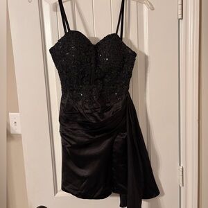 Elegant Black Evening Dress